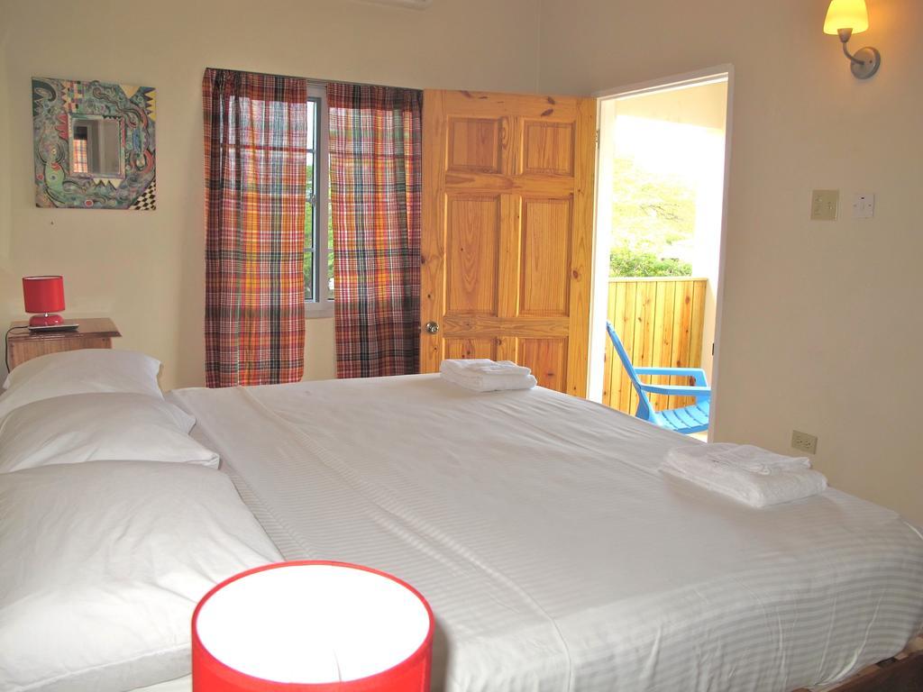 A Pousada Just Next Door Treasure Beach Quarto foto